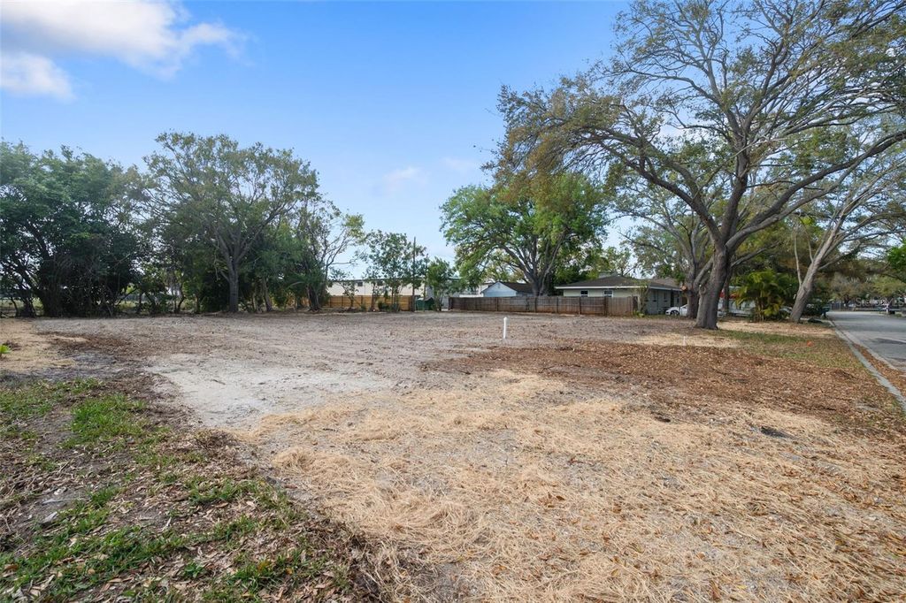 Image 3 of property listing at 5100 RENA STREET N, St Petersburg, FL 33709