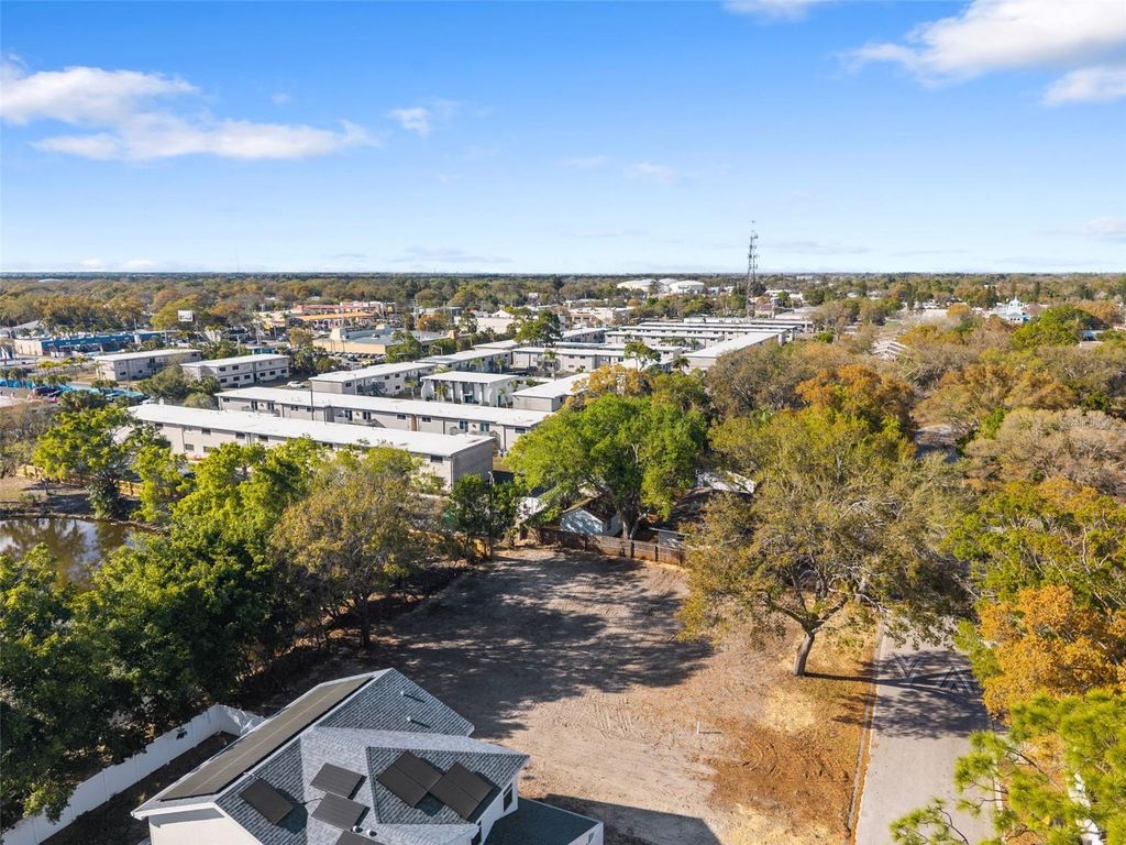 Image 6 of property listing at 5100 RENA STREET N, St Petersburg, FL 33709