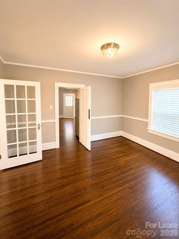 116 Cabarrus Avenue E, Concord, NC 28025
