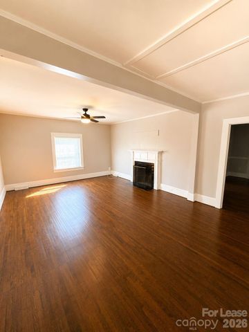 116 Cabarrus Avenue E, Concord, NC 28025