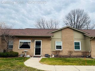 25860 Lira Lane 5, Warren, MI 48089