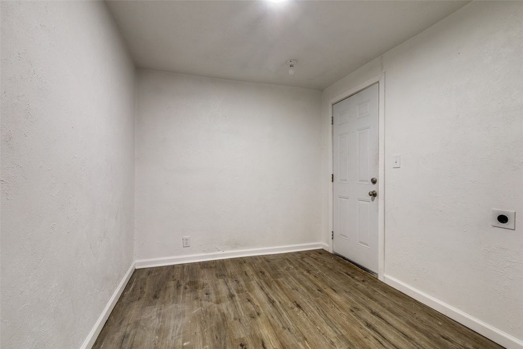 property-img