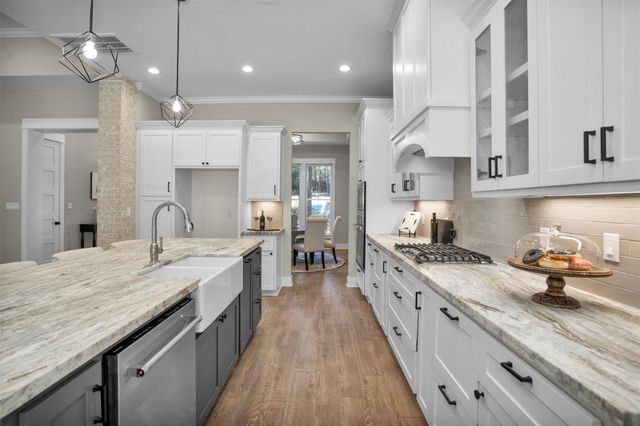 900 Lonestar Road, Huntsville, TX 77340