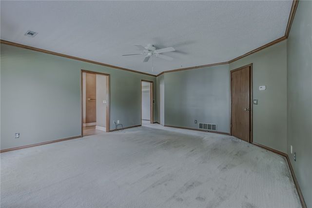 4401 Bogey Drive, Springdale, AR 72764