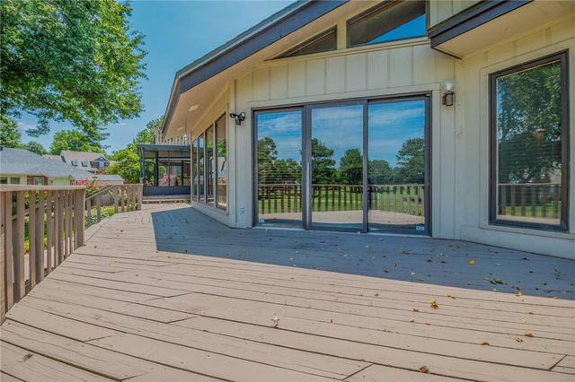 4401 Bogey Drive, Springdale, AR 72764