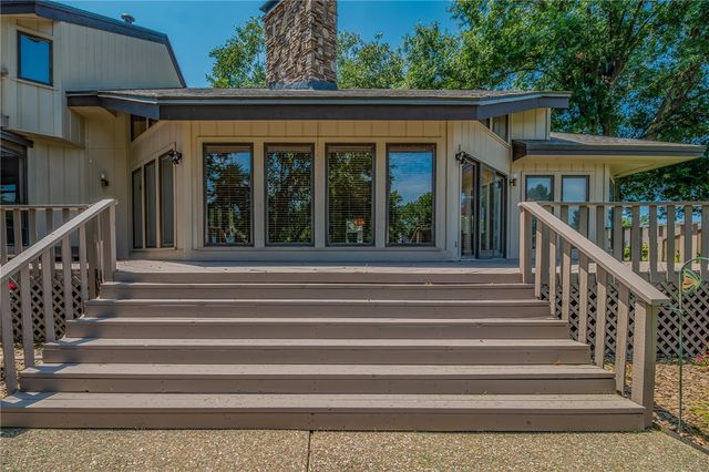 4401 Bogey Drive, Springdale, AR 72764