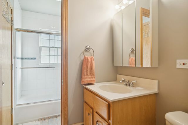 3780 N FIRESTONE Drive, Hoffman Estates, IL 60192