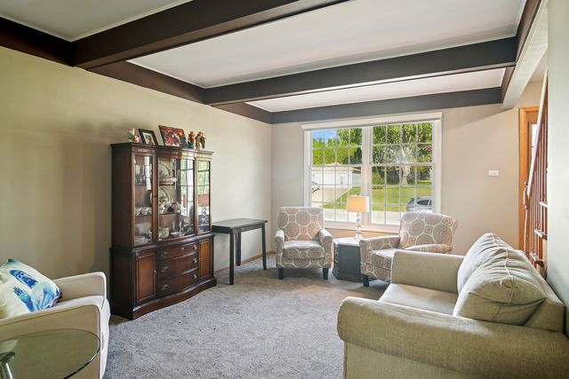 3780 N FIRESTONE Drive, Hoffman Estates, IL 60192