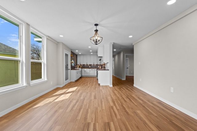 405 E 9th Street, Kemp, TX 75143