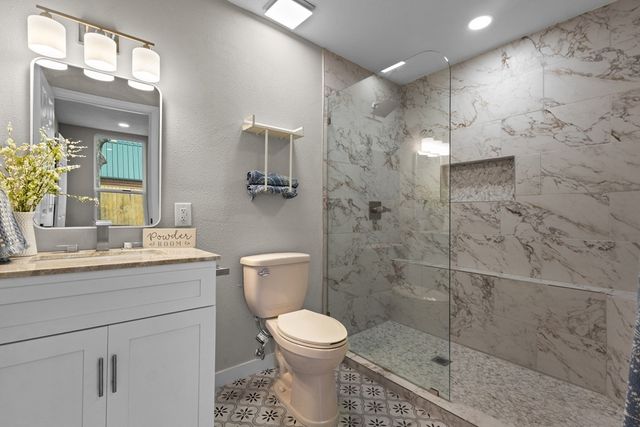 405 E 9th Street, Kemp, TX 75143