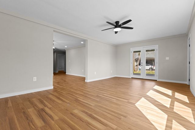 405 E 9th Street, Kemp, TX 75143