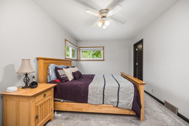 4212 W Scenic AVENUE, Mequon, WI 53092