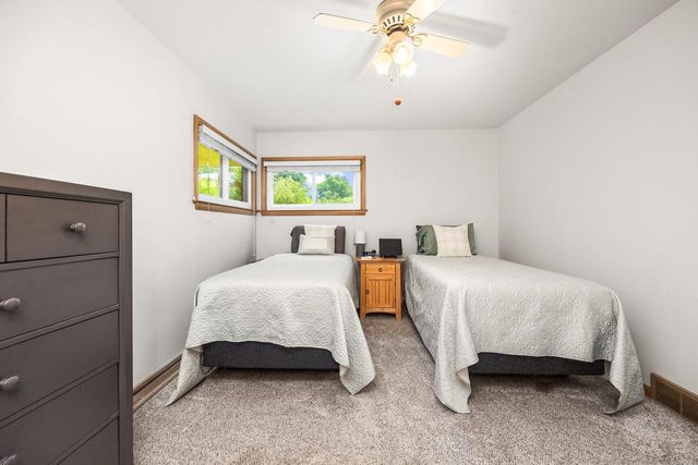 4212 W Scenic AVENUE, Mequon, WI 53092