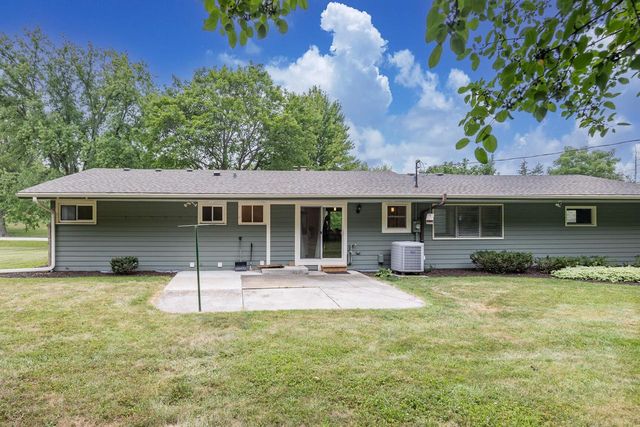 4212 W Scenic AVENUE, Mequon, WI 53092