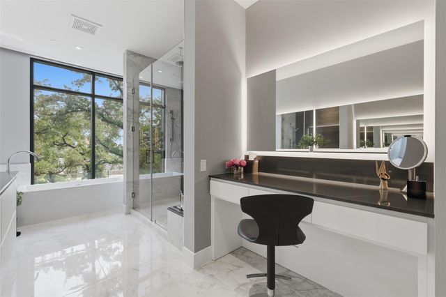 2710 Steel Street 405, Houston, TX 77098