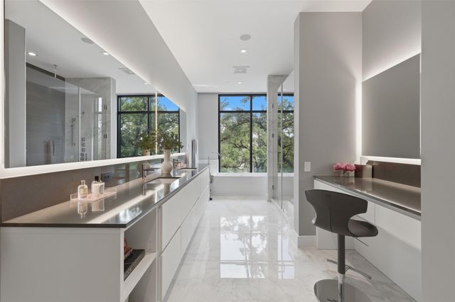 2710 Steel Street 405, Houston, TX 77098