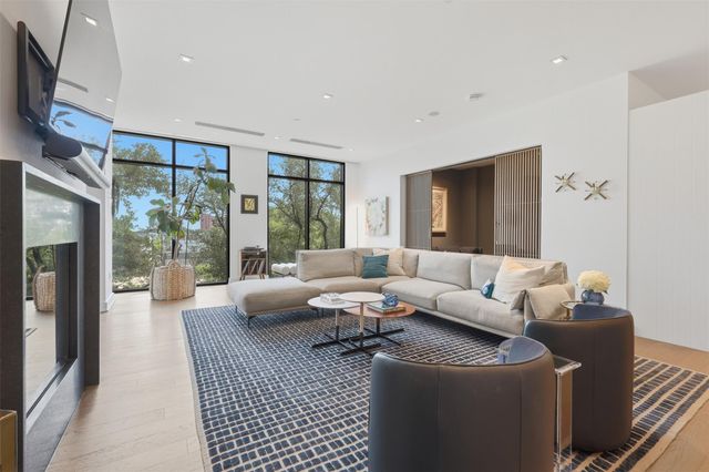 2710 Steel Street 405, Houston, TX 77098