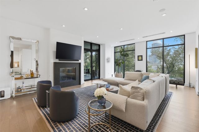 2710 Steel Street 405, Houston, TX 77098