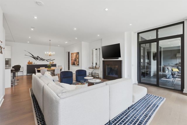 2710 Steel Street 405, Houston, TX 77098