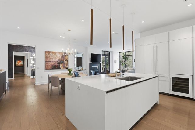 2710 Steel Street 405, Houston, TX 77098