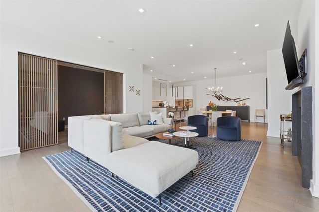 2710 Steel Street 405, Houston, TX 77098