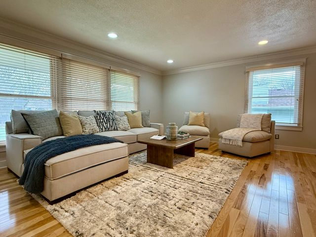 1161 23rd Street, West Des Moines, IA 50266