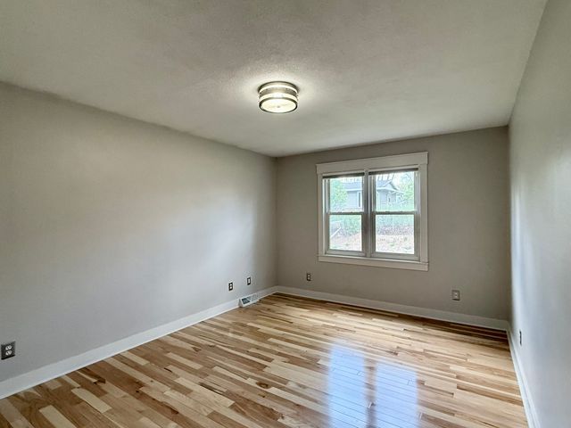 1161 23rd Street, West Des Moines, IA 50266