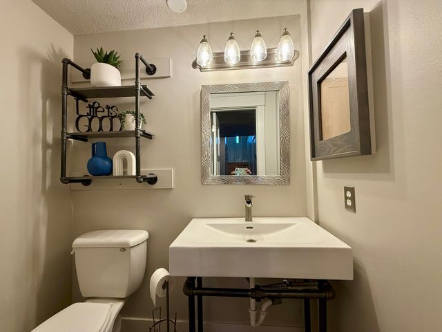 1161 23rd Street, West Des Moines, IA 50266