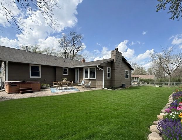 1161 23rd Street, West Des Moines, IA 50266