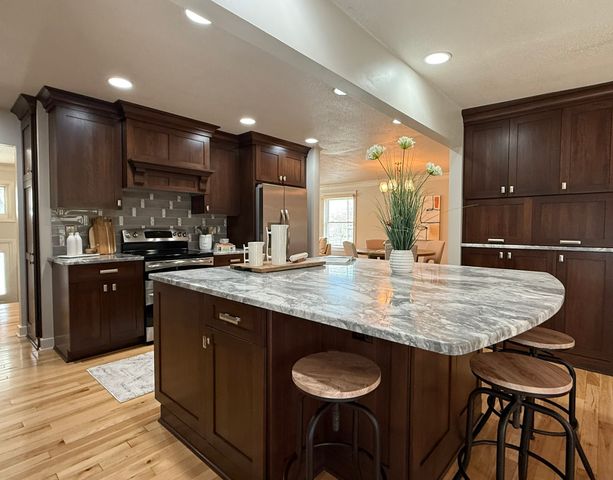 1161 23rd Street, West Des Moines, IA 50266