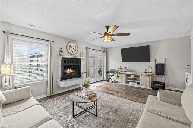 4703 Sweetwood CT, Virginia Beach, VA 23462