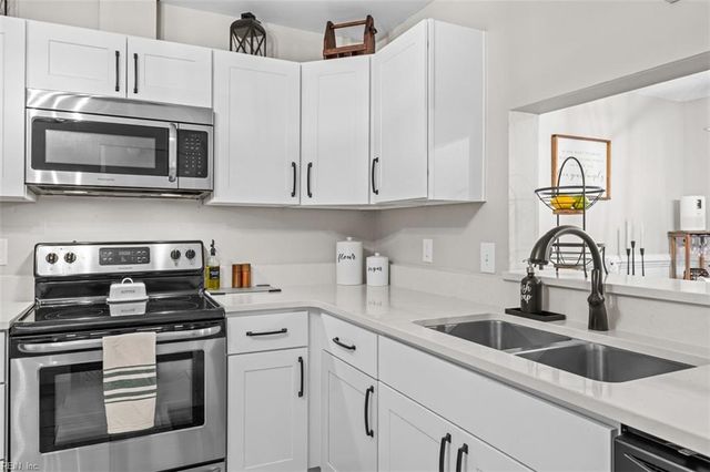 4703 Sweetwood CT, Virginia Beach, VA 23462