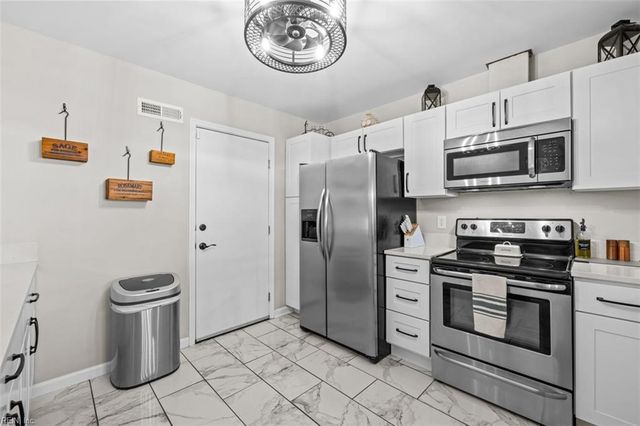 4703 Sweetwood CT, Virginia Beach, VA 23462