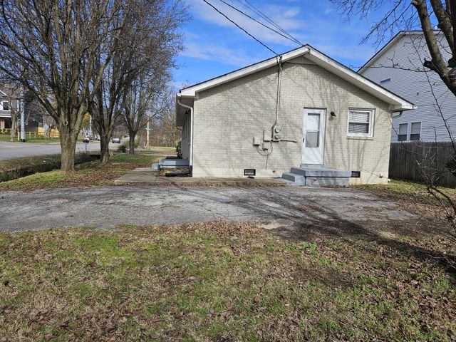 500 Cumberland Ave, Madison, TN 37115