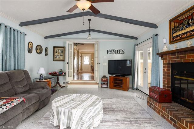 2305 Pine Meadow Drive, Kernersville, NC 27284