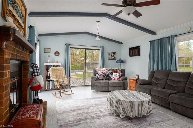 2305 Pine Meadow Drive, Kernersville, NC 27284