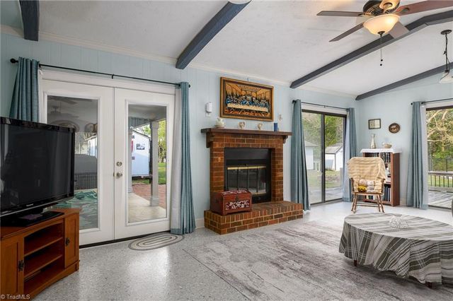 2305 Pine Meadow Drive, Kernersville, NC 27284