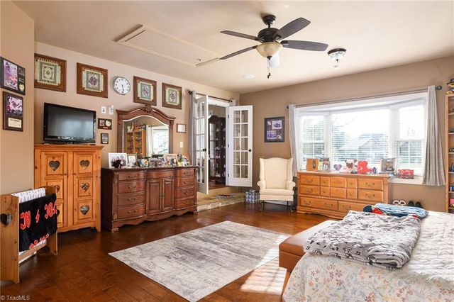 2305 Pine Meadow Drive, Kernersville, NC 27284