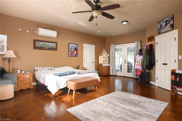 2305 Pine Meadow Drive, Kernersville, NC 27284