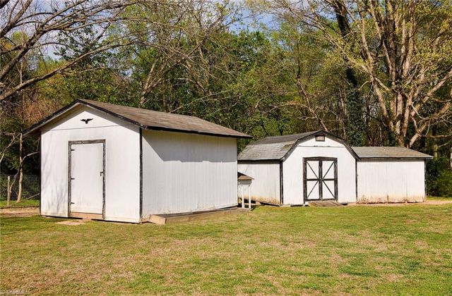 2305 Pine Meadow Drive, Kernersville, NC 27284