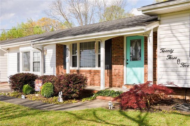 2305 Pine Meadow Drive, Kernersville, NC 27284