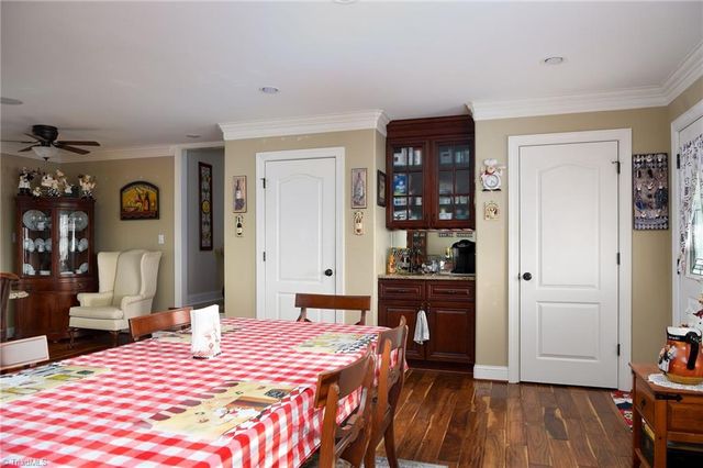 2305 Pine Meadow Drive, Kernersville, NC 27284