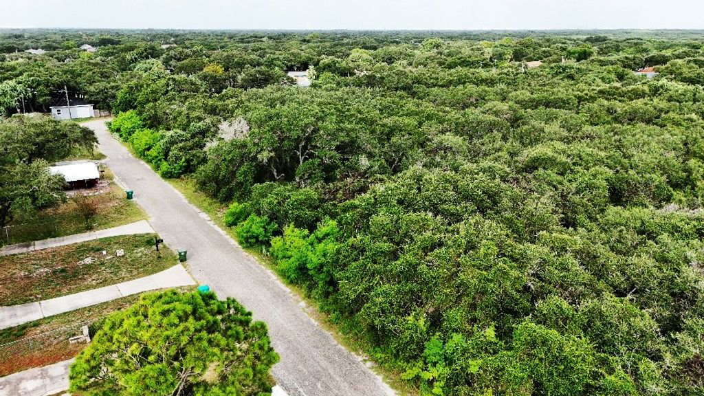 000 S Lamont, Aransas Pass, TX 78336 — photo 3