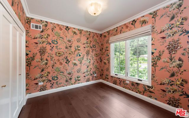 2607 N Beachwood Drive, Los Angeles, CA 90068