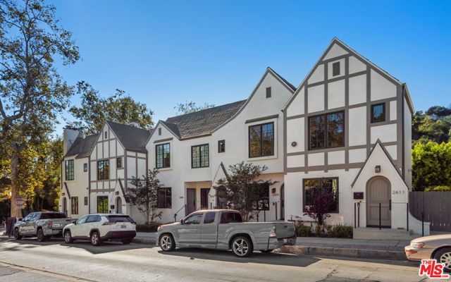 2607 N Beachwood Drive, Los Angeles, CA 90068