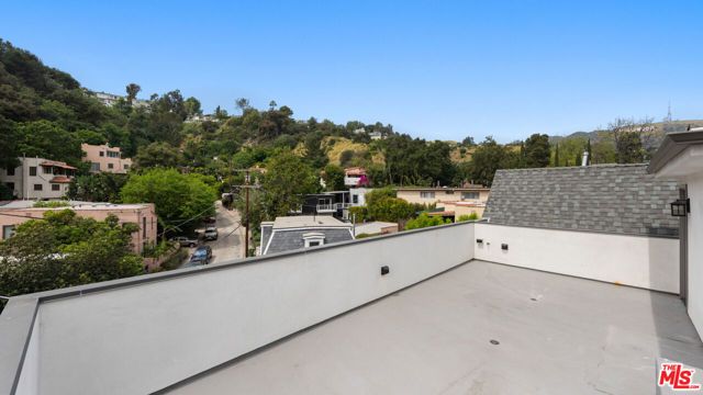 2607 N Beachwood Drive, Los Angeles, CA 90068