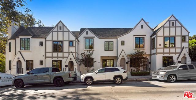 2607 N Beachwood Drive, Los Angeles, CA 90068