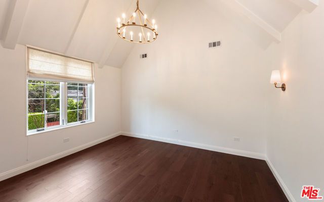 2607 N Beachwood Drive, Los Angeles, CA 90068