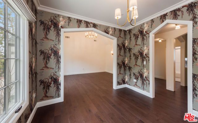 2607 N Beachwood Drive, Los Angeles, CA 90068