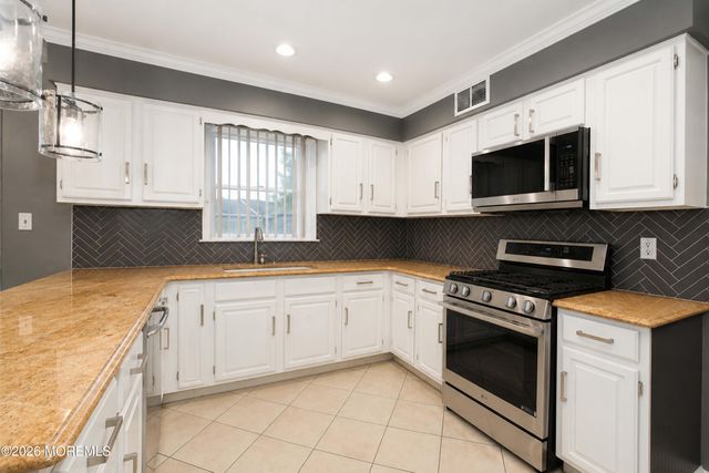 604 Meadow Run, Brick, NJ 08724